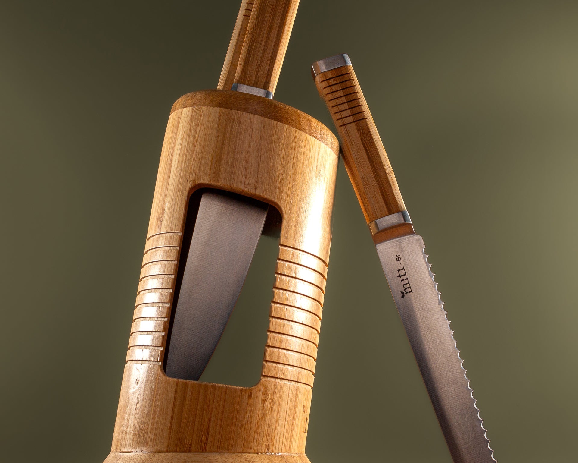 MITI bamboo knife block with kitchen knives for a small-worktop organisation guide